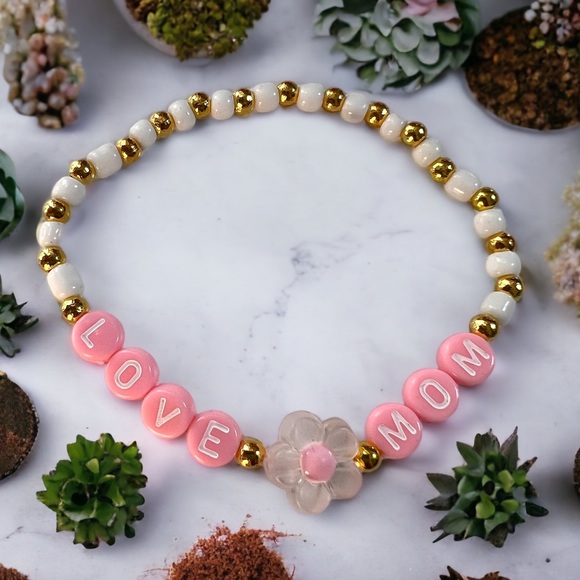 Jewelry - Love Mom Bracelet